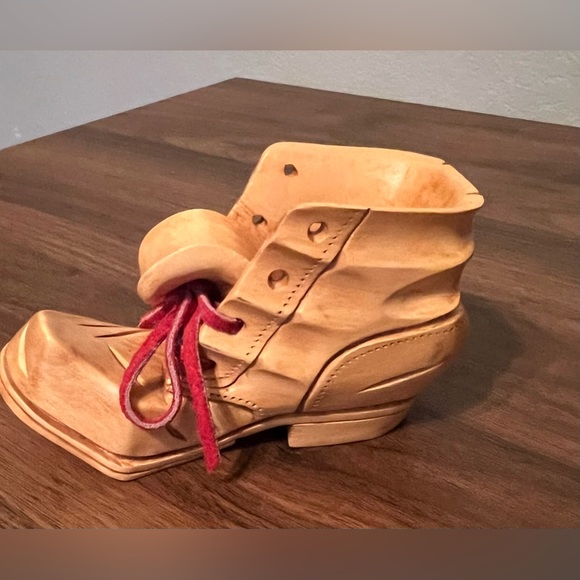 Carved boots w/ removable leather laces. 2 sizes; artist signature on bottom - Picture 3 of 3